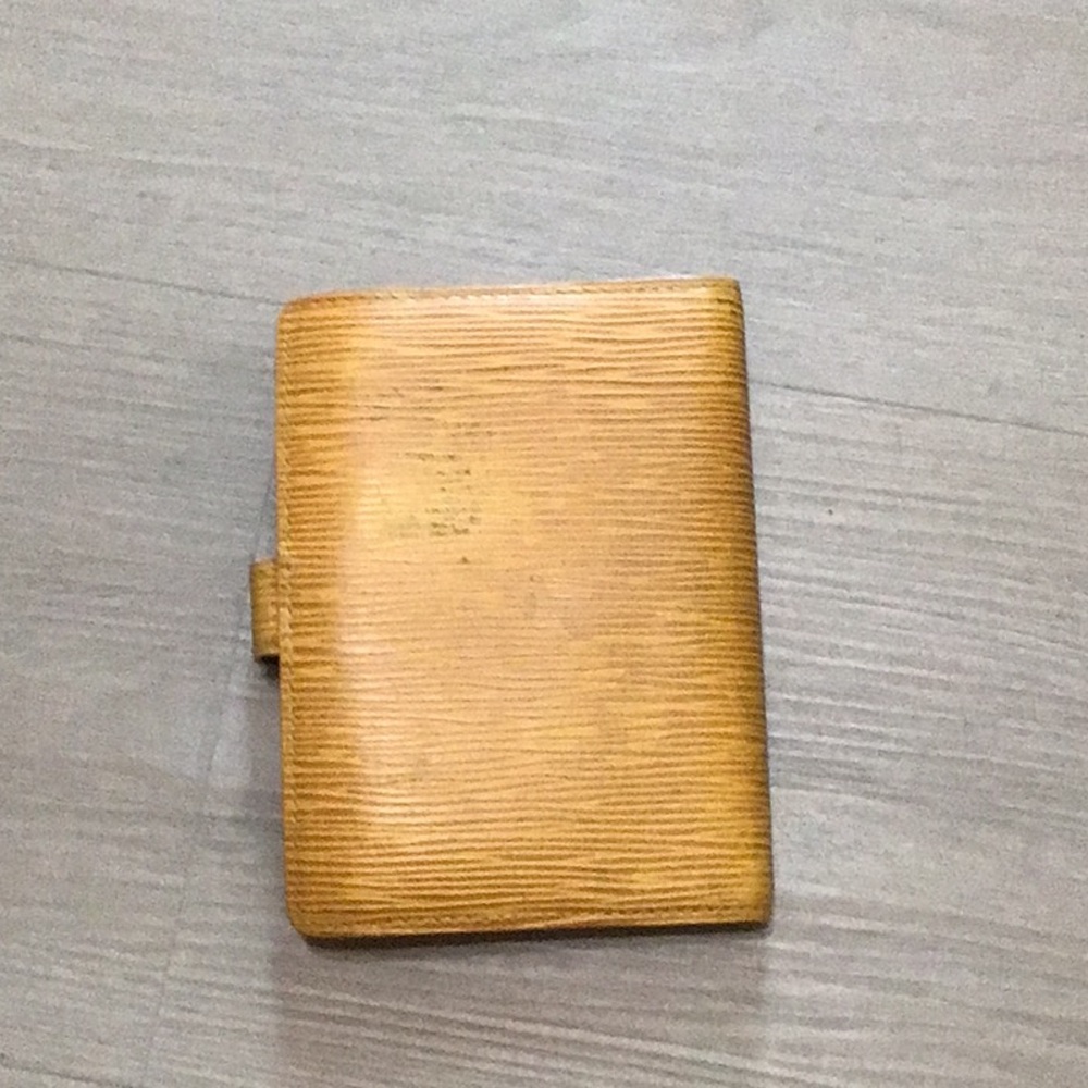 Louis Vuitton Tan Epi Leather Small Agenda Cover - Picture 2 of 7